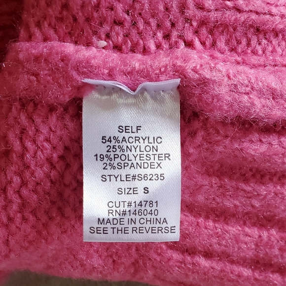 SIGNATURE8‎ Knitted Oversized Cropped Sweater. - Picture 11 of 12